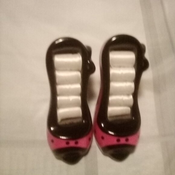 Ceramic High Heel Shoe Ring Holder Set - Picture 2 of 3